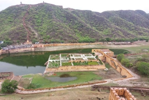 Z New Delhi: Wycieczka o wschodzie słońca do Taj Mahal z Jaipur.