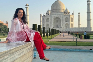From New Delhi: Sunrise tour of Taj Mahal with Jaipur drop.