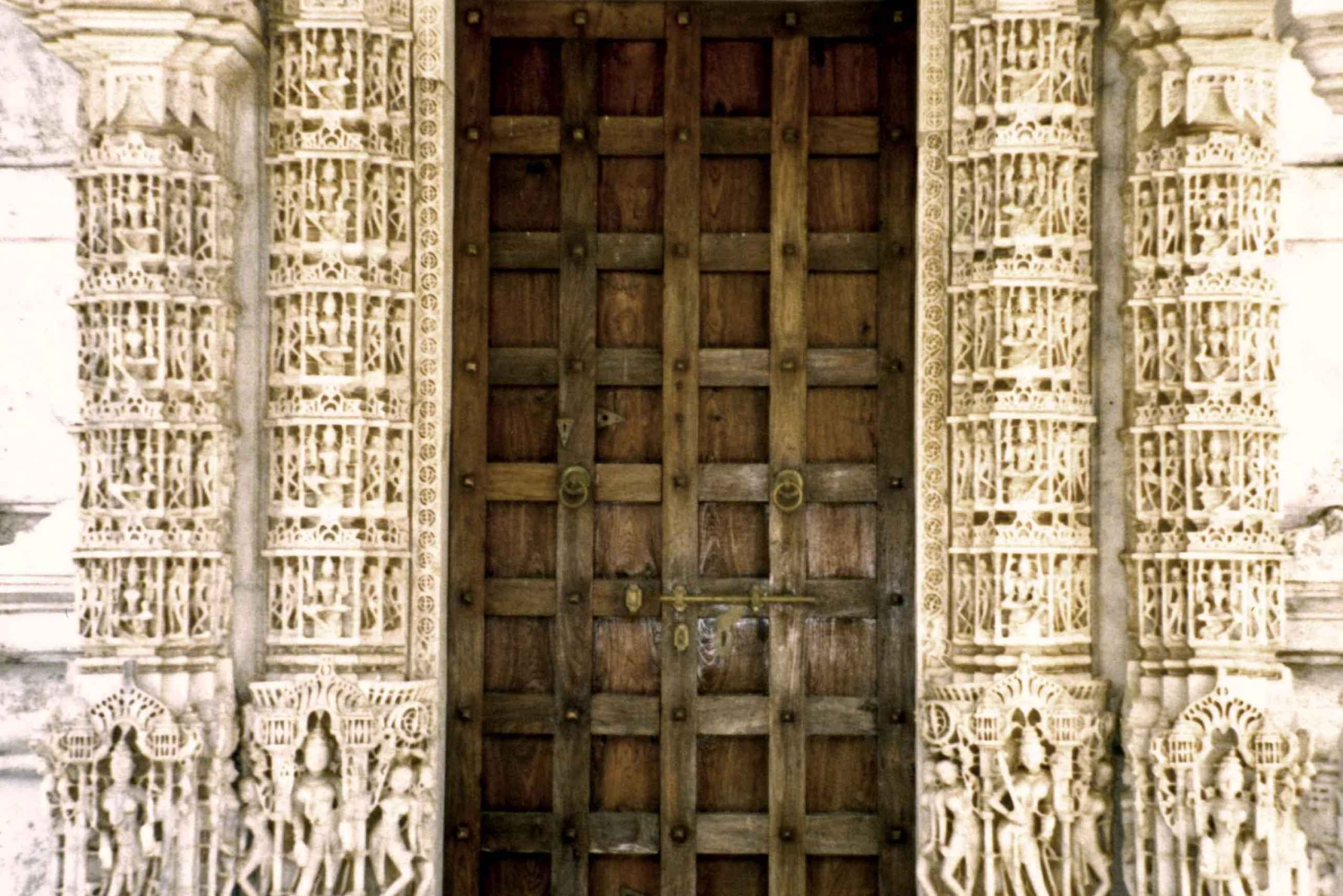 From Udaipur: Mount Abu Day Trip