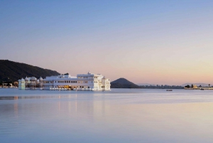 From Udaipur: Private Udaipur City of Lakes Sightseeing Tour