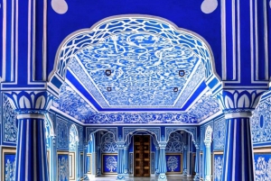 Jaipur: Private Sightseeing Day Tour with Guide by Car