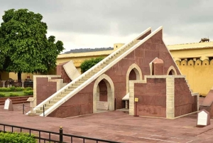 HELDAGSUTFLYKT TILL JAIPUR