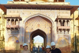 Jaipur: Ochtendfietstour met gids en culinaire tour