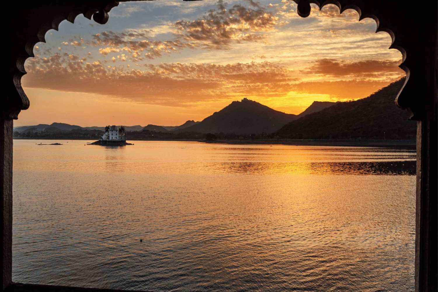 Guided Night Walking Tour in Udaipur- Guided Walking Tour