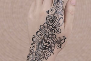 Henna on hands in Jaipur