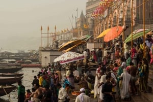 6 päivän Kultaisen kolmion kiertomatka, jossa on hengellinen vierailu Varanasiin