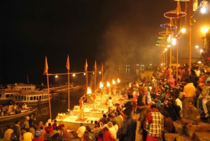 6 päivän Kultaisen kolmion kiertomatka, jossa on hengellinen vierailu Varanasiin