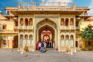 Jaipur: 2-Day City Sightseeing Tour with Cab & Guide