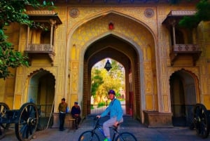 Jaipur: 3-Hour Morning Bike Tour of Jaipur Old City