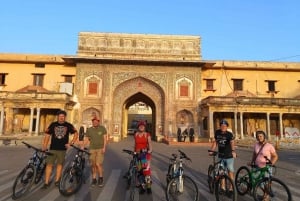 Jaipur: 3-Hour Morning Bike Tour of Jaipur Old City