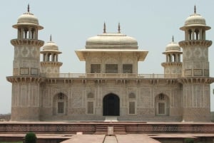 Jaipur: Agra Day Trip with Taj Mahal and Agra Fort