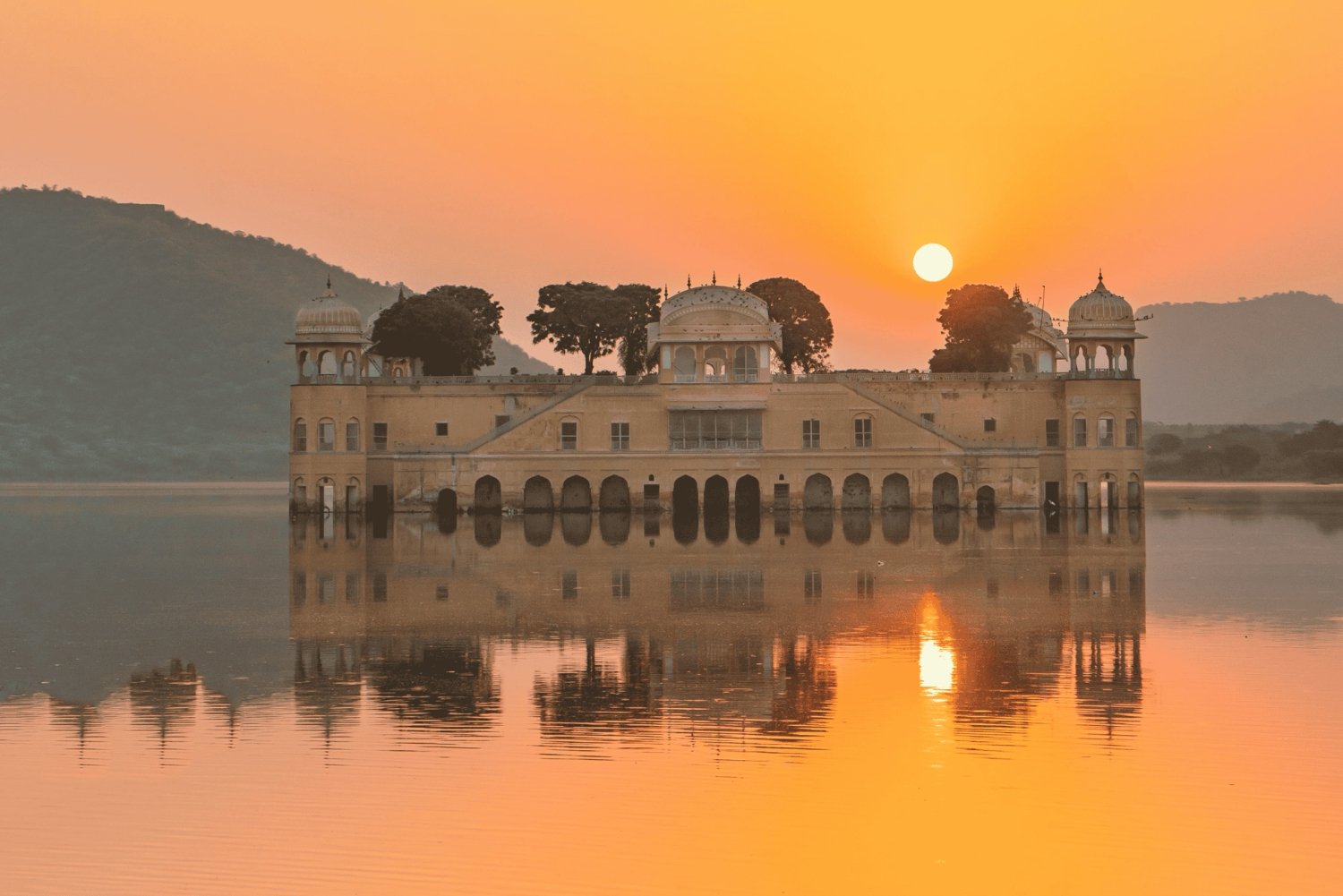 Jaipur: All-inclusive-Ganztagestour mit Stadtführung und Ticket