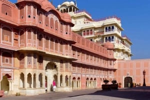 Jaipur: Amber Fort, City Palace ja Hawa Mahal Yksityinen kiertoajelu