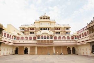 Jaipur: Amber Fort, City Palace ja Hawa Mahal Yksityinen kiertoajelu