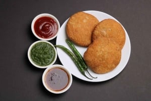 Autentyczne lekcje gotowania i kolacja z rodziną szefów kuchni w Jaipurze