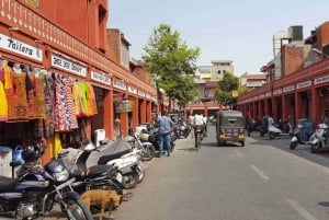 Jaipur: Lokal byvandring i Bapu Bazaar med gademad