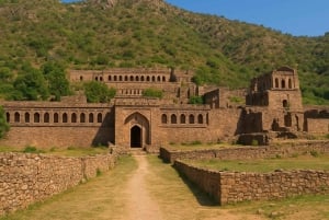Jaipur: Bhangarh Fort, Chand Baori & Shopping Day Trip