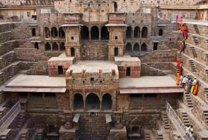 Jaipur: Rondleiding Chand Baori & Bhangarh Fort - All Inclusive