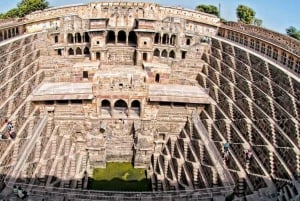 Jaipur: Chand Baori & Bhangarh Fort tour - All Inclusive
