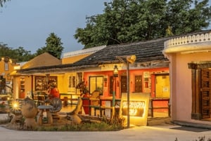 Jaipur: Chokhi Dhani landsbytur med middag i en veteranbil