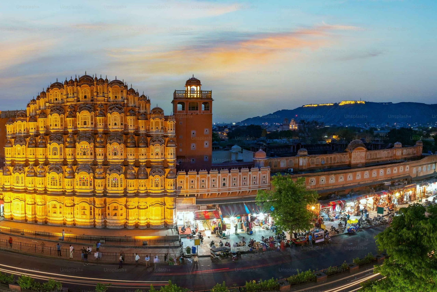 Jaipur: City Night Tour with Patrika Gate & Masala Chowk Tea