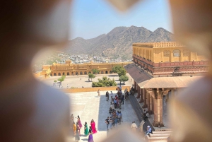 Jaipur: City Pass with Private Car and Guide