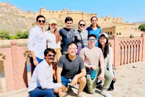 Tour della città di Jaipur con guida ufficiale e auto. Giornata intera