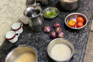 Jaipur: Jpurpur: Ruoanlaittokurssi isäntäperheen talossa 3 tunnin ajan