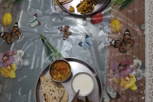 Jaipur: Clase de cocina en casa de la familia anfitriona durante 3 horas