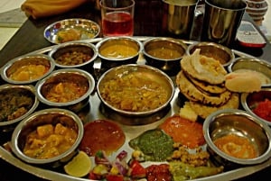 Jaipur: Cooking Class tour with local family(Veg & Non-veg)