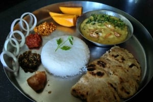 Jaipur: Aula de culinária com família local e serviço de busca