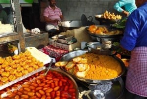 Jaipur: Yellow Town Walking tour, Food tasting with guide