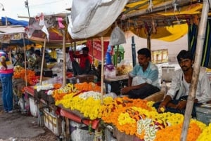 Jaipur: Yellow Town Walking tour, Food tasting with guide