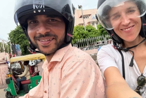 Jaipur: Evening Motorbike Tour for Solo Female Travelers