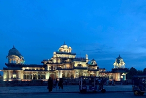 Jaipur : visite nocturne avec spectacle son et lumière au fort d'Amber