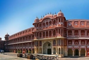 Jaipur: Full Day City sightseeing with Car, Guide & Lunch