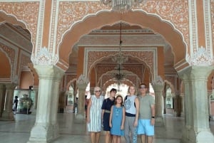 Passeio de um dia por Jaipur: Forte Amber, Palácio da Cidade e guia