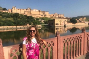 Jaipur: Koko päivän kaupunkikierros Jaipurissa ja kyyti Delhin lentokentälle