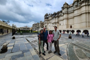 Jaipur: Koko päivän kaupunkikierros Jaipurissa ja kyyti Delhin lentokentälle