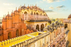 Jaipur: Tuk Tukilla ja oppaalla.