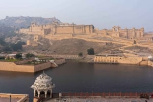 Jaipur: Heldagstur med sightseeing i bil og lokal guide