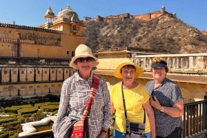 Jaipur: Full Day Tour With Local in Tuk-Tuk or Car