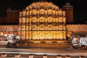 Jaipur: Tour guidato a piedi in serata con un abitante del posto