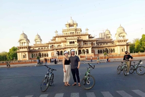 Jaipur: Geführte Fahrradtour am Morgen mit Verkostung