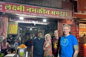 Jaipur: tour notturno guidato con degustazione di cibo opzionale