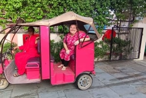 Jaipur Half-Day City Tour By E-Rickshaw with Female Driver
