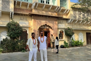 Excursão de meio dia a Jaipur: Forte Amer, Jal Mahal e Stepwell