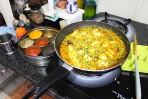 JAIPUR: Indian Interactive Cooking Class with Local Family