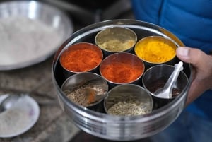 JAIPUR: Indian Interactive Cooking Class with Local Family