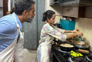 Jaipur: Interactive Cooking Class with a Local Family